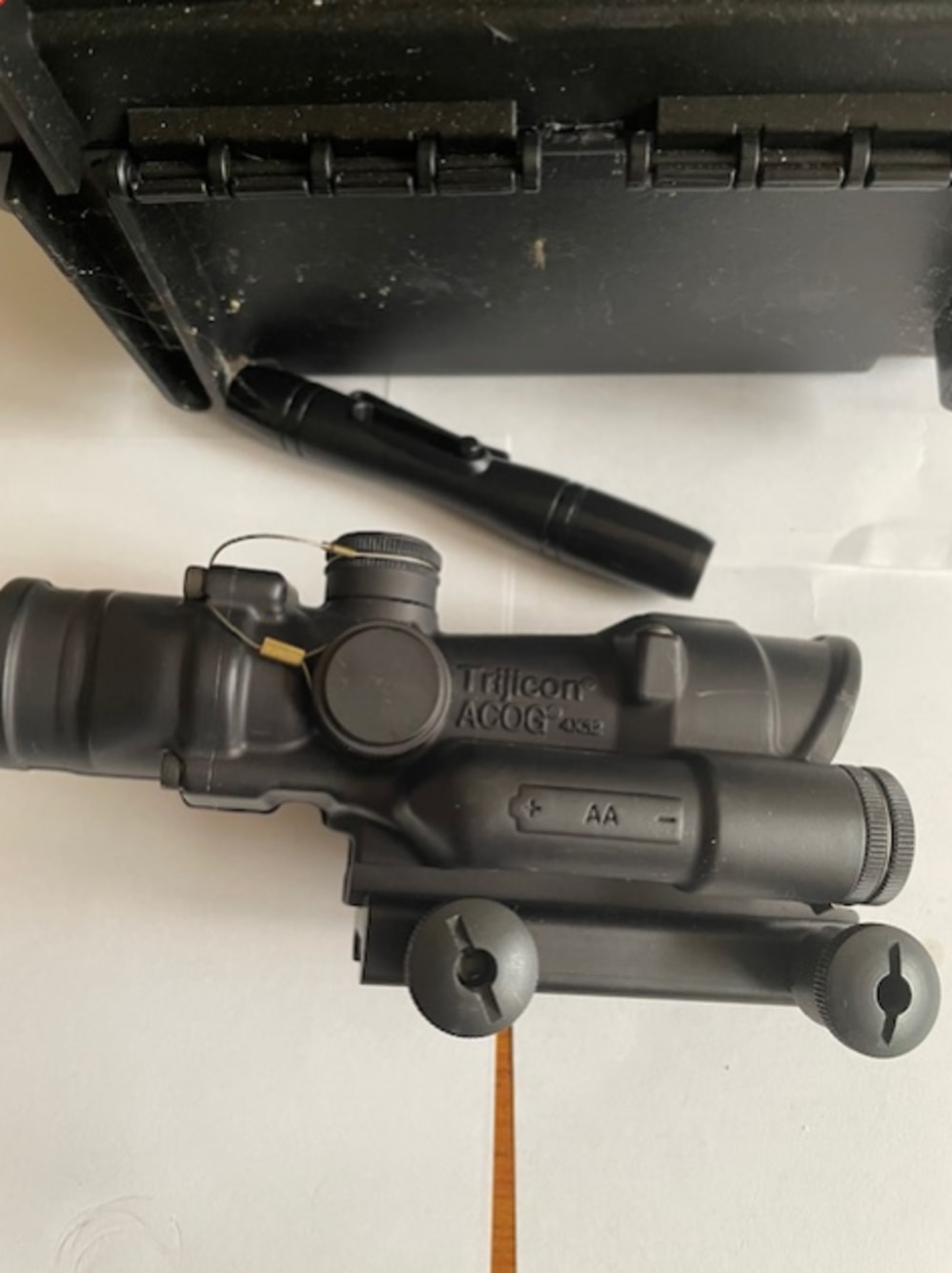 Trijicon ACOG 4x32 LED Red Crosshair 300 Blackout-img-3