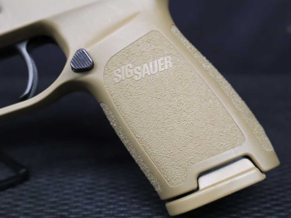 SIG SAUER P320 M18 9MMX19 W/ HOLOSUN SCS GREEN DOT SIG PENNY!-img-9