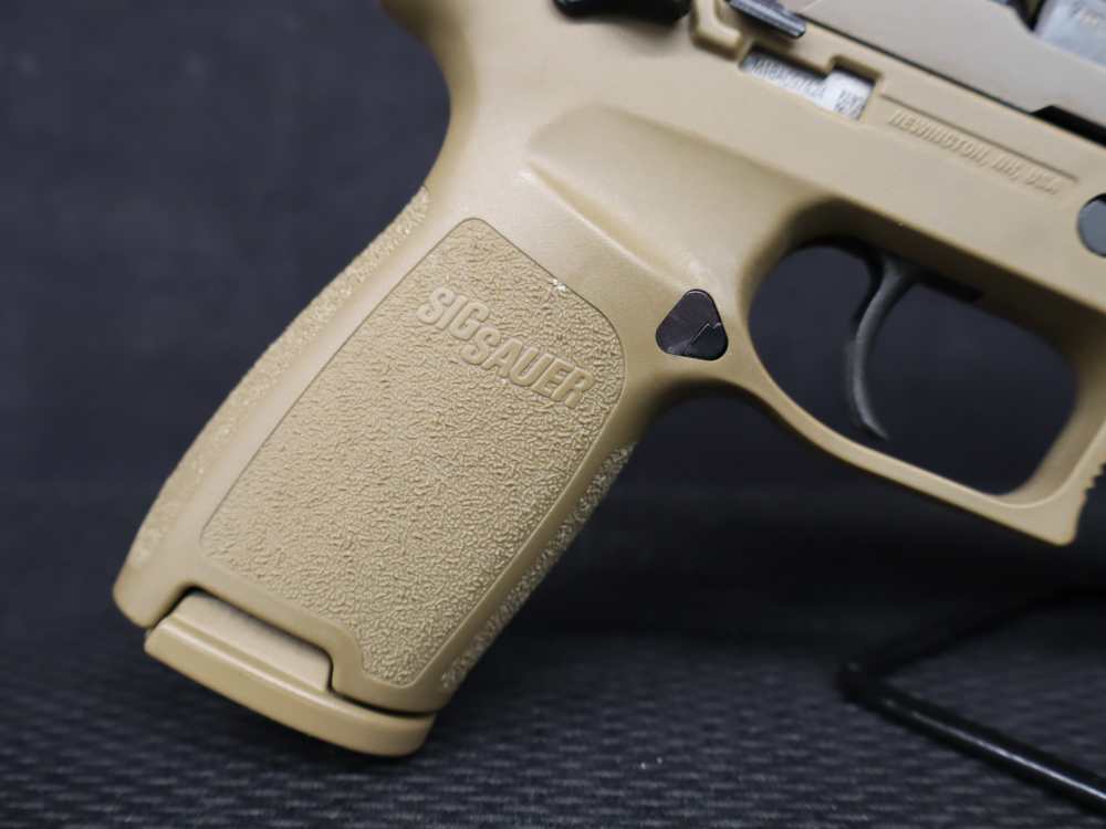SIG SAUER P320 M18 9MMX19 W/ HOLOSUN SCS GREEN DOT SIG PENNY!-img-2