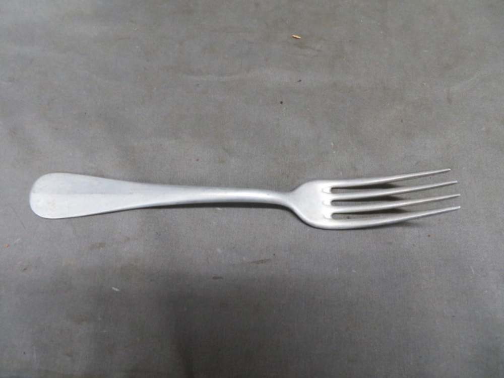 LOT-WWII GERMAN LUFTWAFFE MESS HALL FORK & SPOON-img-1