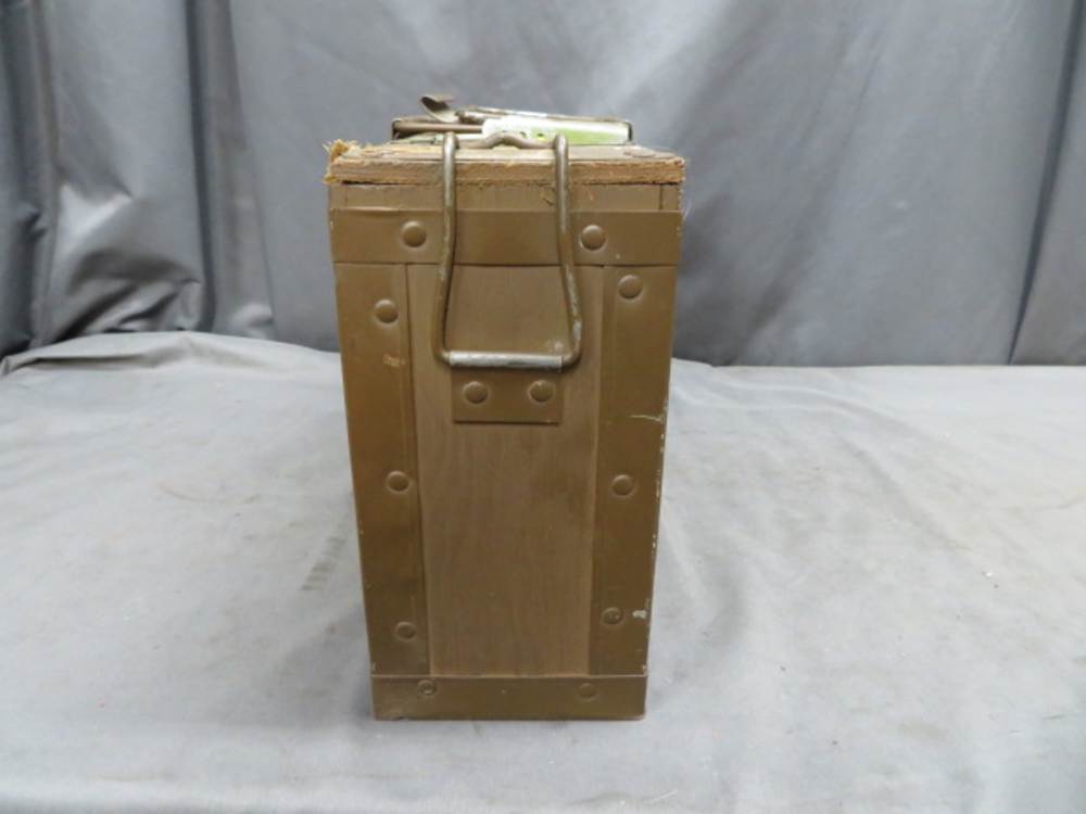 FULL CRATE WWII BRITISH .303 AMMO-1944-250 RDS ON VICKERS MG BELT-img-6
