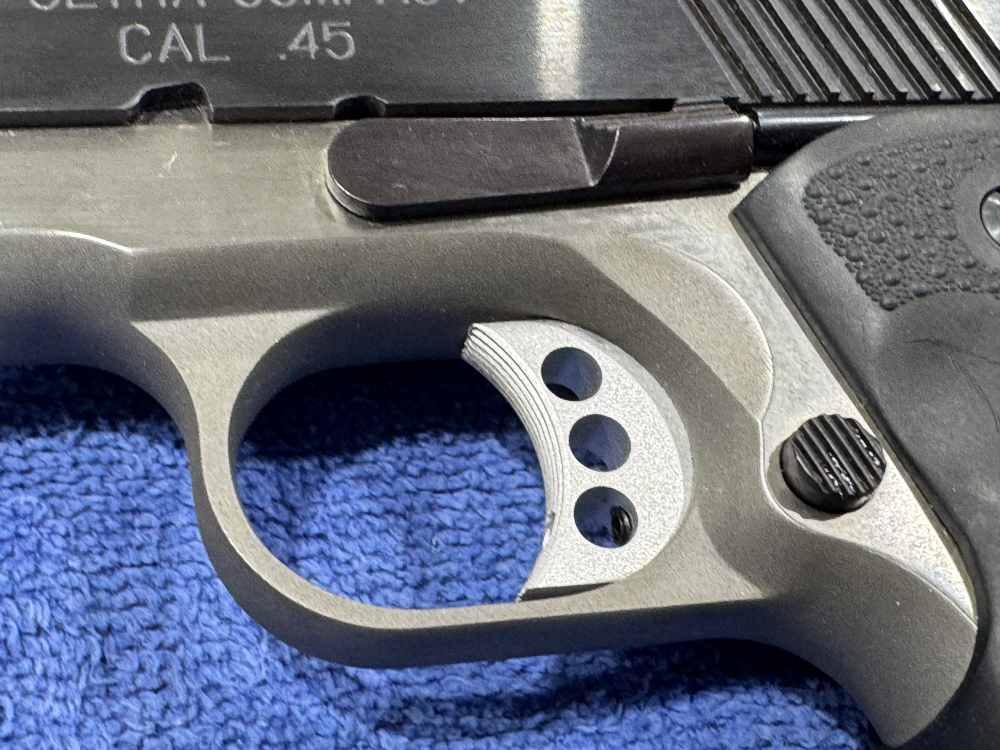 SPRINGFIELD ARMORY MODEL V10 ULTRA COMPACT 45 ACP PISTOL W BOX (J9)-img-5