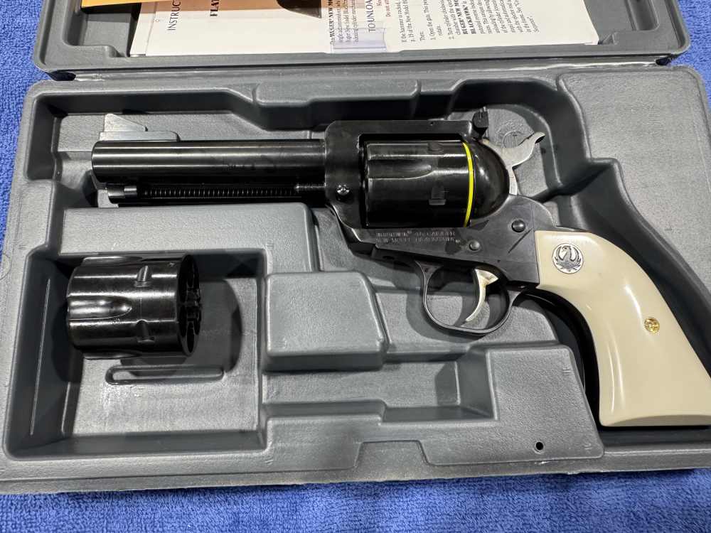 RUGER BLACKHAWK FLATTOP CONVERTABLE 45LC/45ACP NIB 2012 UNFIRED (J-17)-img-2