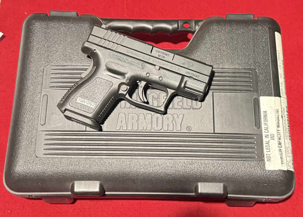 SPRINGFIELD ARMORY XD-40 Sub-Compact Pistol .40SW-img-1
