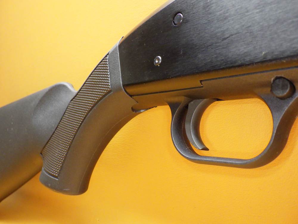 Maverick 88 12Ga-3" 18.5" Bbl CYL Black Synth Stock 5+1-img-2