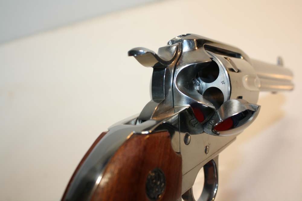 Ruger Vaquero Bisley revolver in .44 magnum, 5.5", polished stainless-img-2