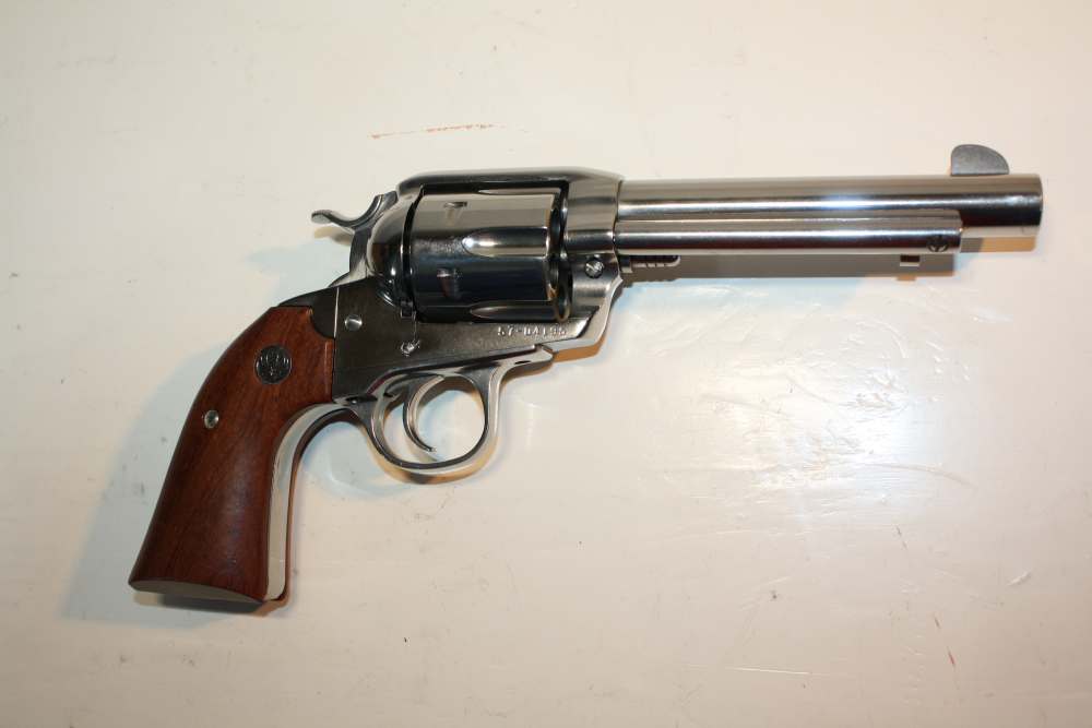 Ruger Vaquero Bisley revolver in .44 magnum, 5.5", polished stainless-img-3
