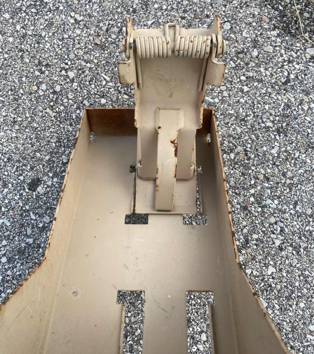 USGI Browning 30/50 Mount - W/ Can Hanger & Ammo Tray-img-12