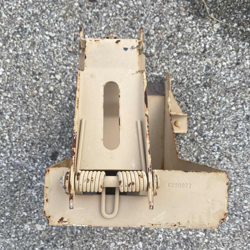 USGI Browning 30/50 Mount - W/ Can Hanger & Ammo Tray-img-9