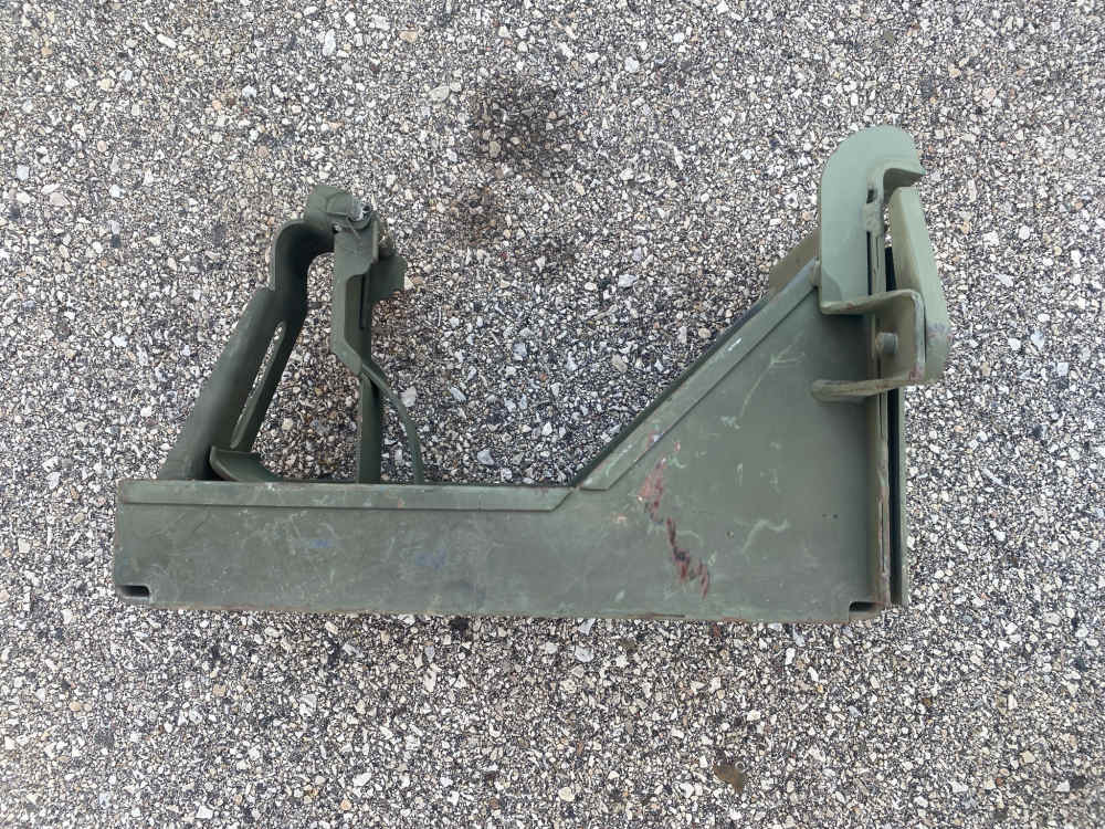 USGI 30/50 Browning Mount - W/ Can Hanger, Ammo Tray, & Pins-img-9