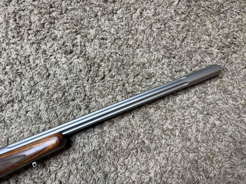 Like new Sako 85 s varmint 22-250 stainless, fluted laminated NICE! Trades!-img-3
