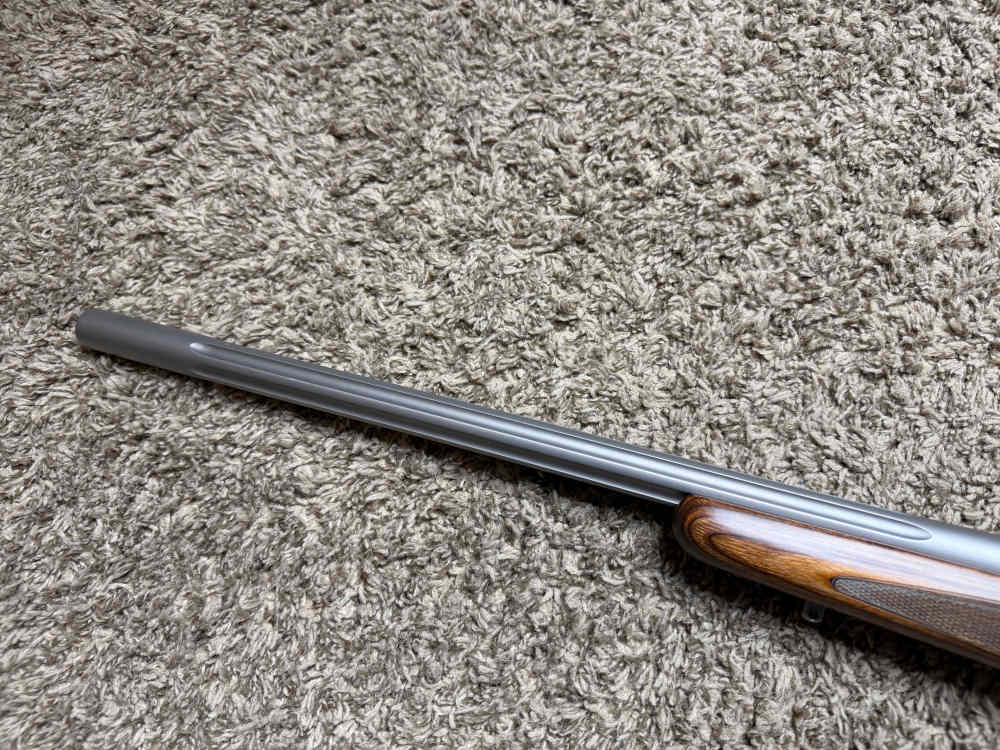 Like new Sako 85 s varmint 22-250 stainless, fluted laminated NICE! Trades!-img-9