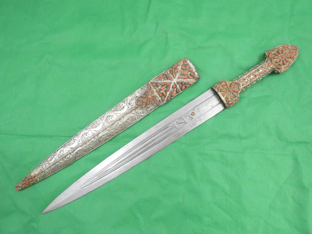 ANTIQUE TURKISH OTTOMAN KINDJAL DAGGER SILVER CORALS 18th Century Sword -img-1