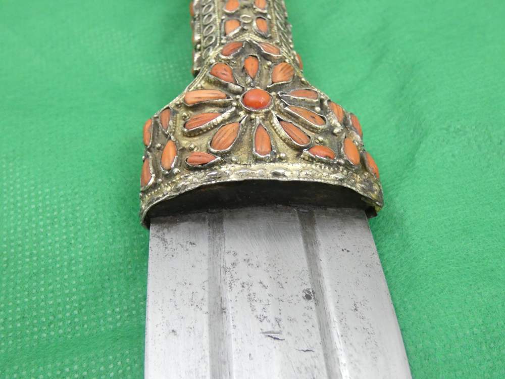 ANTIQUE TURKISH OTTOMAN KINDJAL DAGGER SILVER CORALS 18th Century Sword -img-19