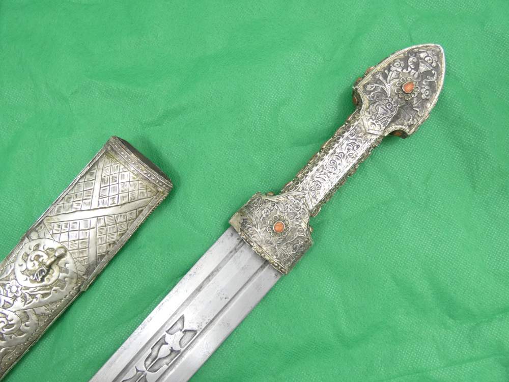 ANTIQUE TURKISH OTTOMAN KINDJAL DAGGER SILVER CORALS 18th Century Sword -img-15