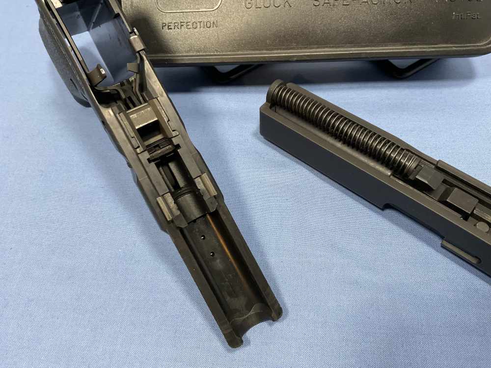 Glock G20 Gen 2 - 10mm, Collector, Rare matching factory box - Built 1991-img-17