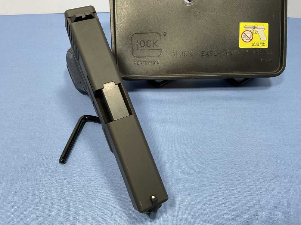 Glock G20 Gen 2 - 10mm, Collector, Rare matching factory box - Built 1991-img-5