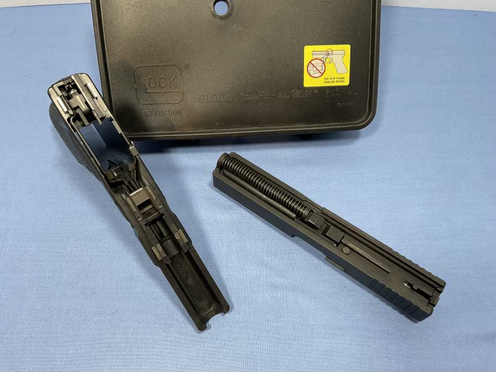Glock G20 Gen 2 - 10mm, Collector, Rare matching factory box - Built 1991-img-9