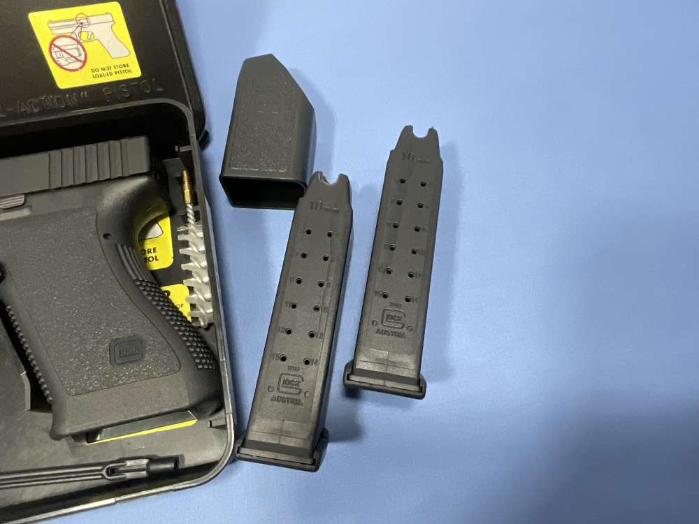 Glock G20 Gen 2 - 10mm, Collector, Rare matching factory box - Built 1991-img-1