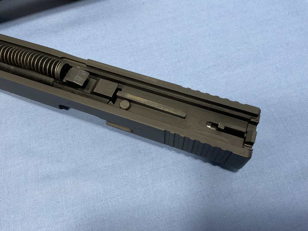 Glock G20 Gen 2 - 10mm, Collector, Rare matching factory box - Built 1991-img-15
