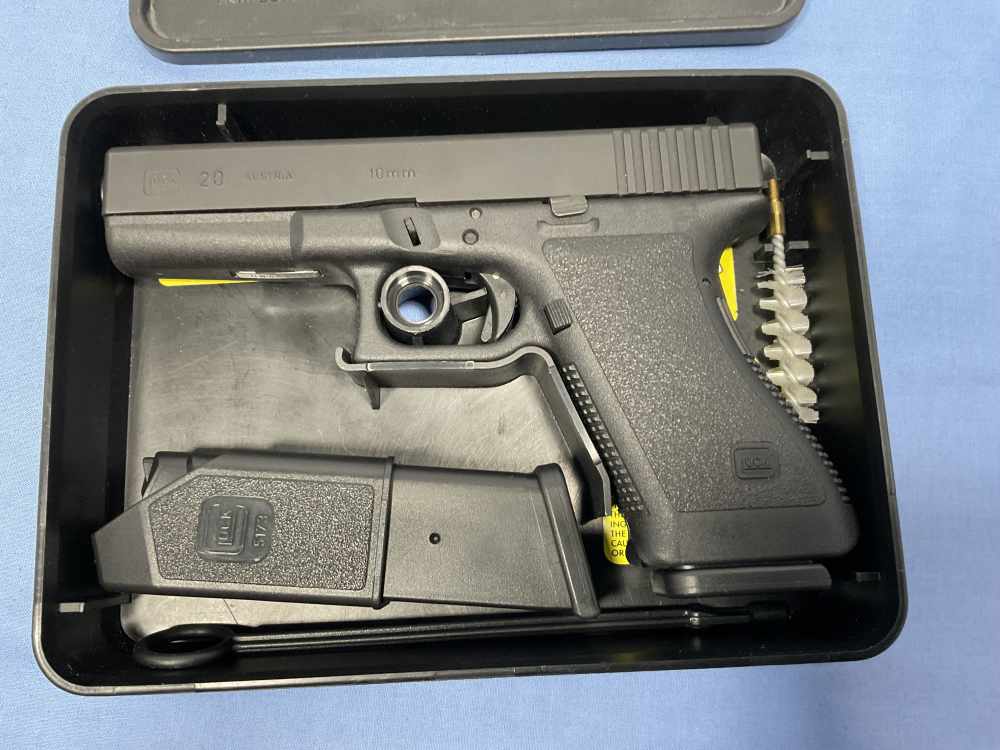 Glock G20 Gen 2 - 10mm, Collector, Rare matching factory box - Built 1991-img-21