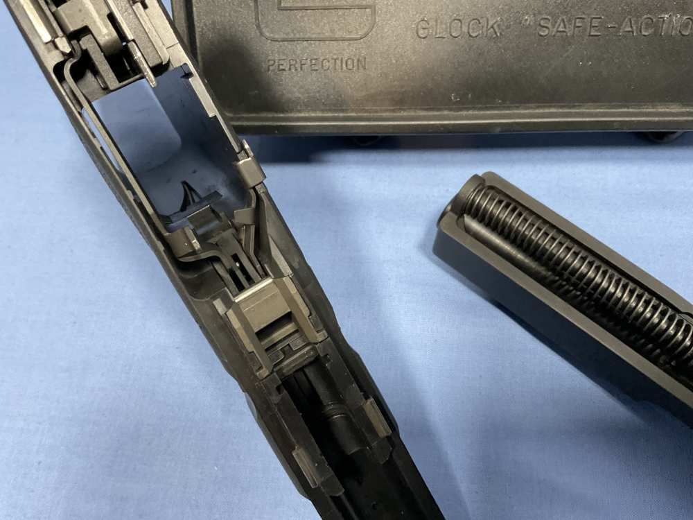 Glock G20 Gen 2 - 10mm, Collector, Rare matching factory box - Built 1991-img-11
