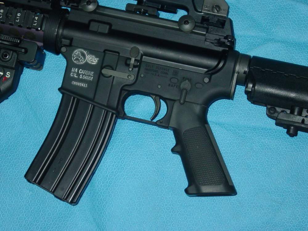 Colt M4 Carbine 5.56mm with Faux HK GLM 40mm Grenade Launcher-img-2