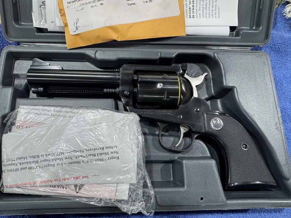 RUGER BLACKHAWK REVOLVER 41 MAG MODEL 10400 NEW IN BOX 2011 UNFIRED (J-19)-img-1