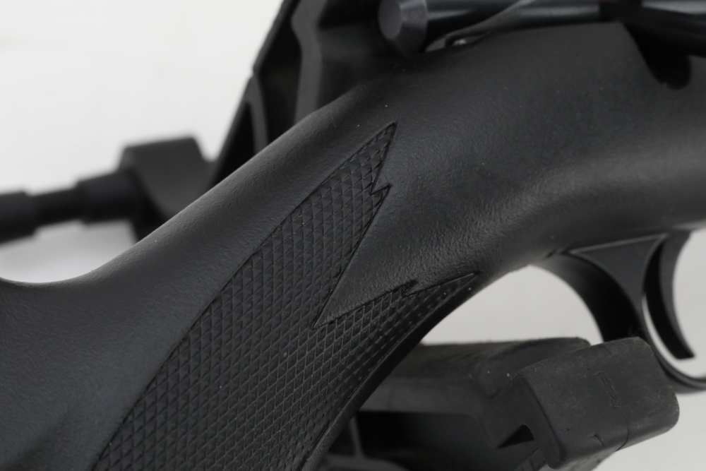 Mossberg Int'l 817 17HMR w-scope! NICE! NO Reserve!-img-37