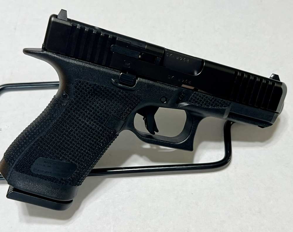 Glock G19 Gen6 9mm W/3 Magazines -img-4