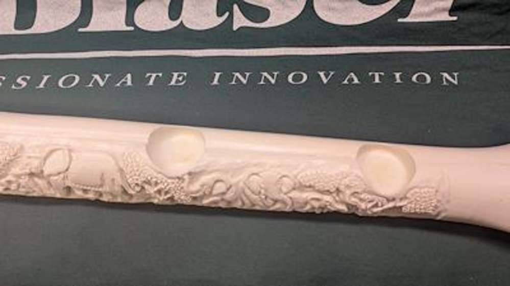 HAND CARVED GIRAFFE BONE, ELEPHANTS WITH CUTOUTS FOR TEA CANDLES-img-10