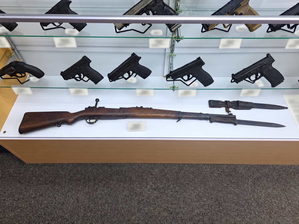 1937 German Mauser 98-pattern; Chinese-contract service rifle, with bayonet-img-0