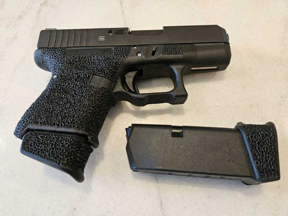 Custom Glock G26 Gen3 with Night Sights -img-1