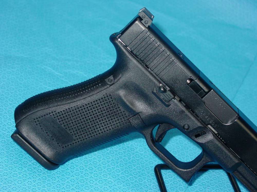 Glock G17L Gen5 MOS Long Slide 9x19mm NIB-img-5