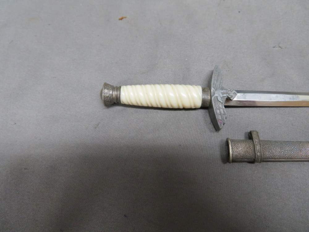 WWII GERMAN MNIATURE LUFTWAFFE 2ND MODEL DAGGER-img-1