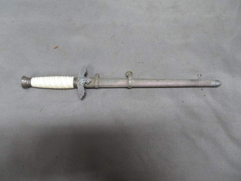 WWII GERMAN MNIATURE LUFTWAFFE 2ND MODEL DAGGER-img-6