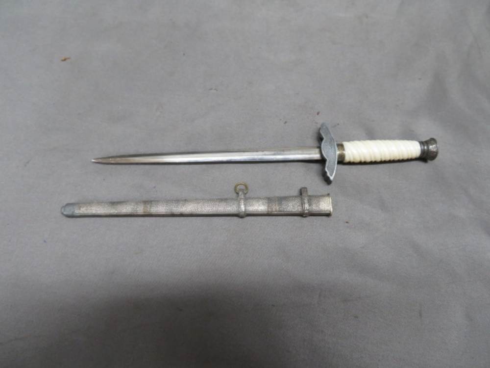 WWII GERMAN MNIATURE LUFTWAFFE 2ND MODEL DAGGER-img-3