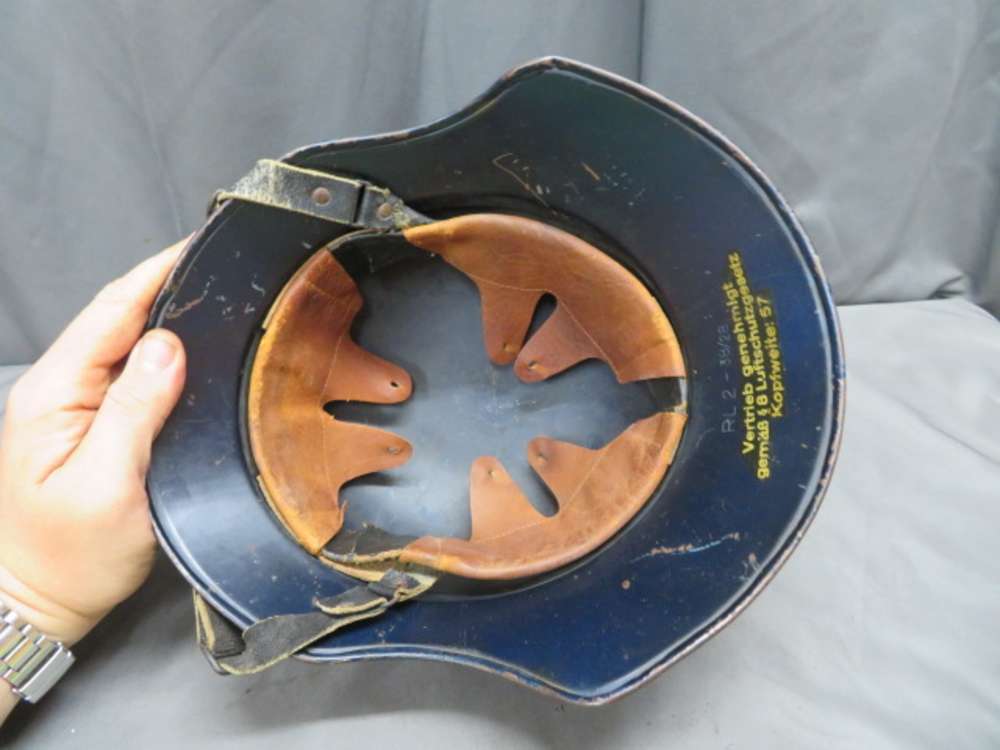 WWII GERMAN LUFTSCHUTZ “GLADIATOR” HELMET-ORIGINAL-NICE PAINT & LINER-img-5