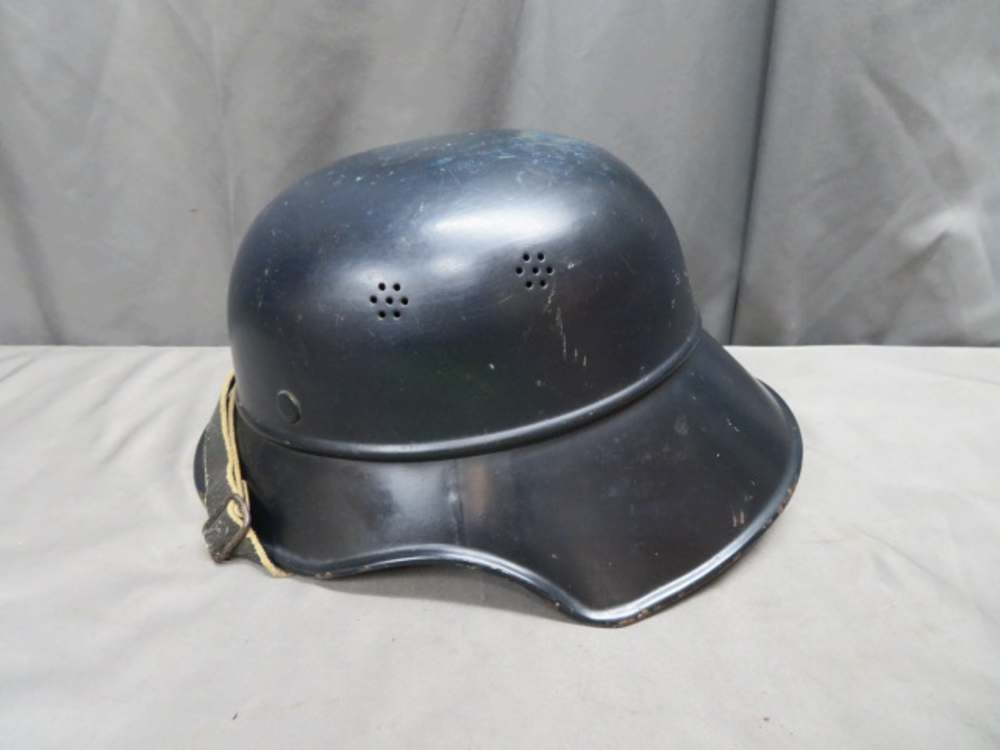 WWII GERMAN LUFTSCHUTZ “GLADIATOR” HELMET-ORIGINAL-NICE PAINT & LINER-img-3