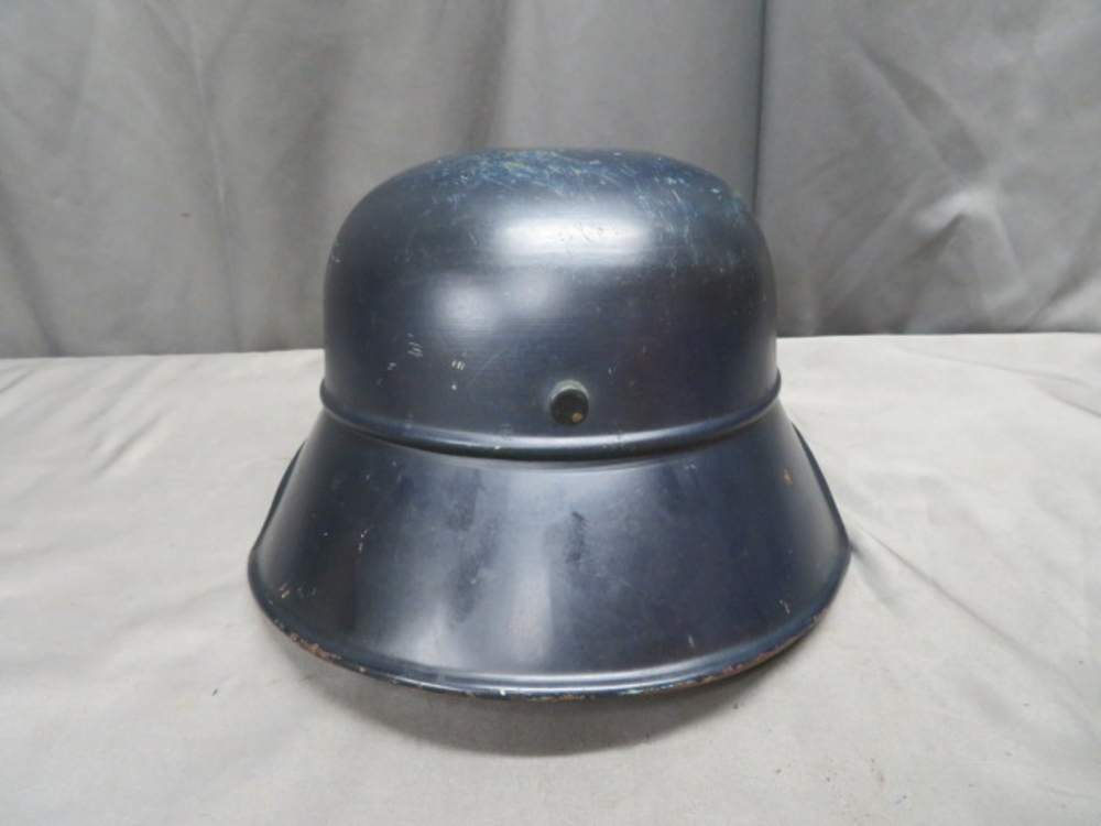WWII GERMAN LUFTSCHUTZ “GLADIATOR” HELMET-ORIGINAL-NICE PAINT & LINER-img-2
