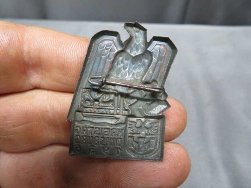 WWII GERMAN KREISTAG DUISBURG 1936 TINNIE PIN-NICE DETAIL & FINISH-ORIGINAL-img-1