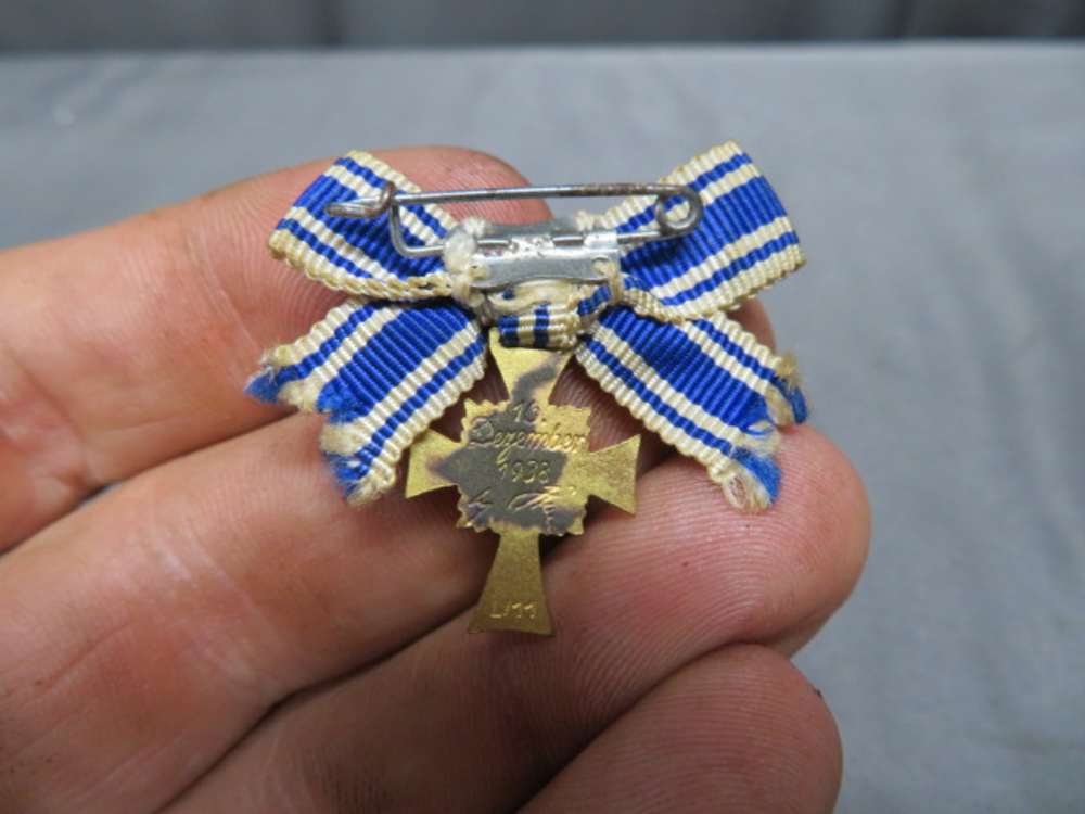 WWII GERMAN MINIATURE GOLD MOTHER’S CROSS-ORIGINAL-VERY NICE-img-1