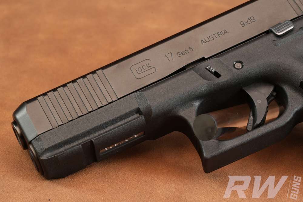 Glock 17 Gen 5 9mm Pistol with Factory Case & 2 Magazines-img-8
