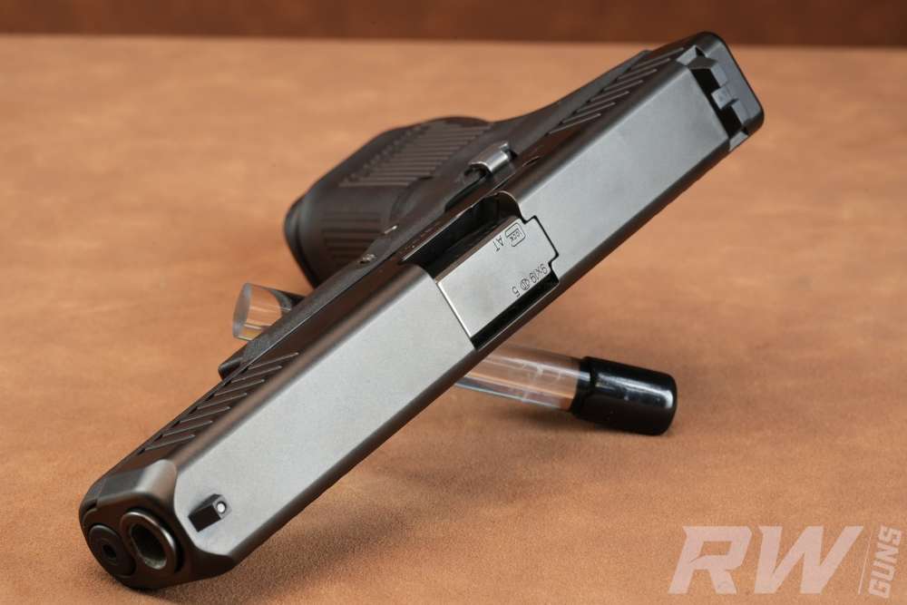 Glock 17 Gen 5 9mm Pistol with Factory Case & 2 Magazines-img-15