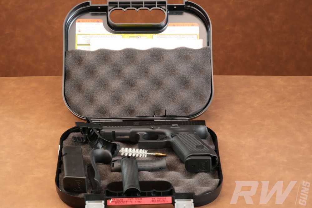 Glock 17 Gen 5 9mm Pistol with Factory Case & 2 Magazines-img-18