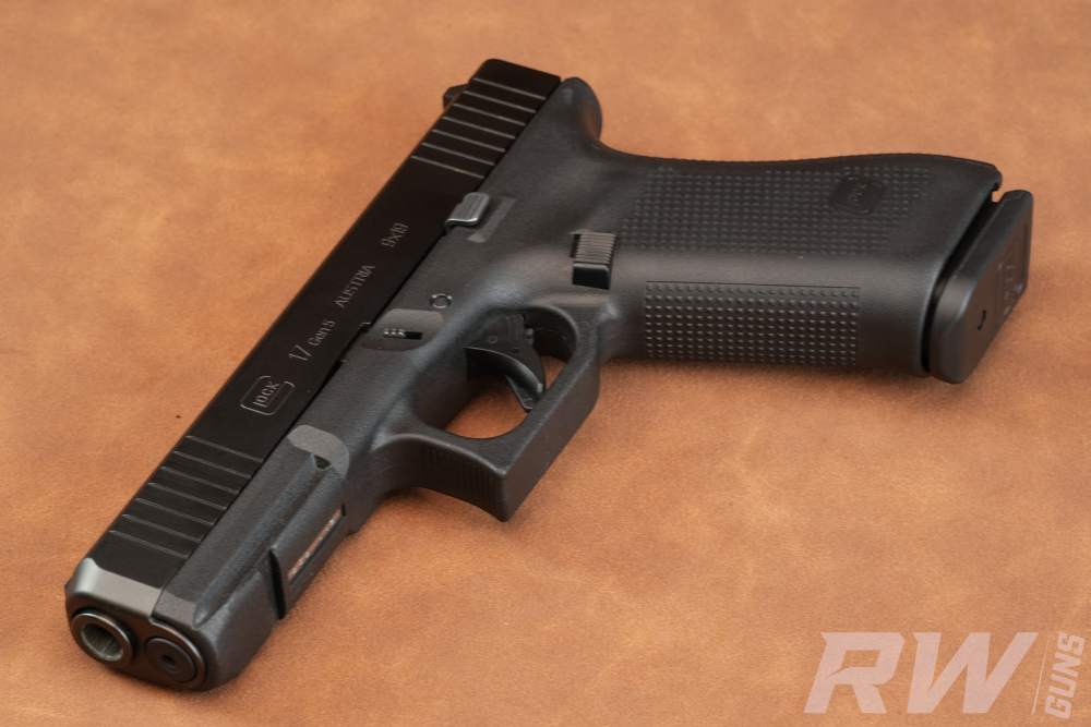 Glock 17 Gen 5 9mm Pistol with Factory Case & 2 Magazines-img-2