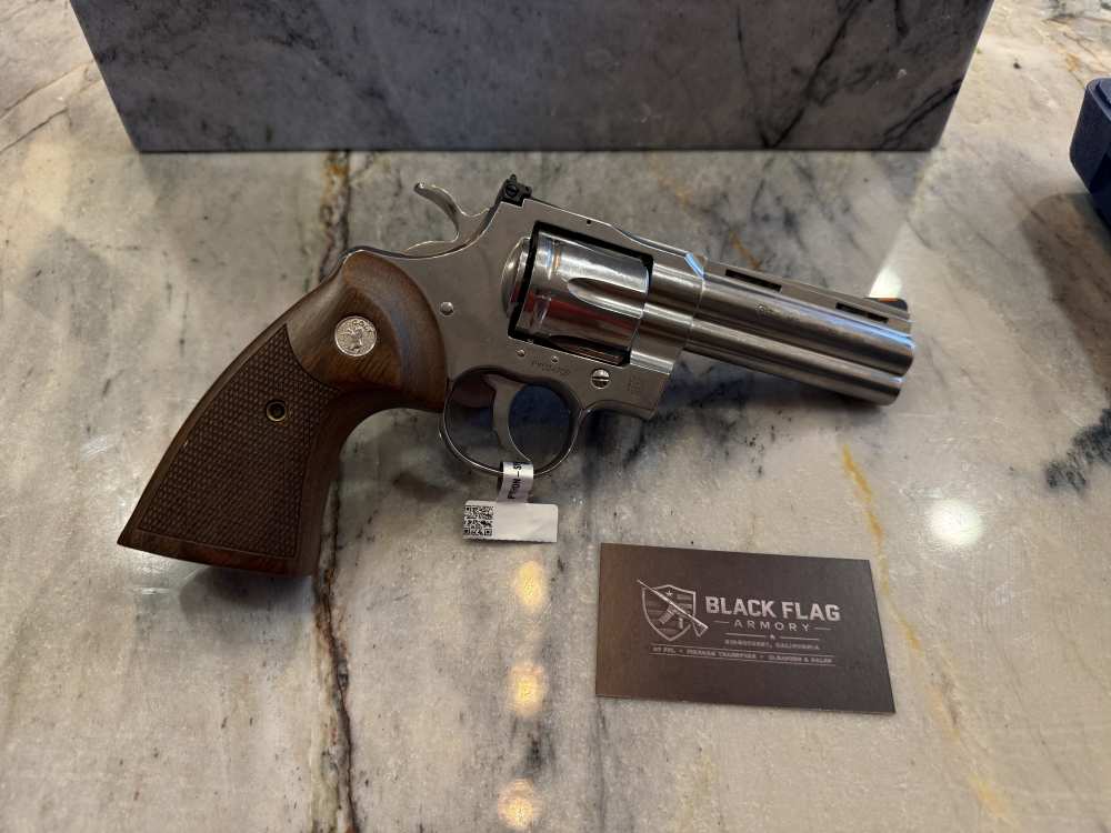 Colt Python .357 Magnum Stainless Revolver – Factory Case & Accessories-img-1