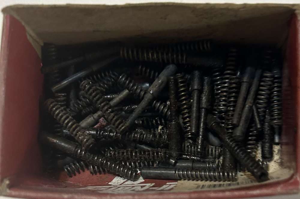 1919A4 Plunger and Spring for Large Grip-img-1