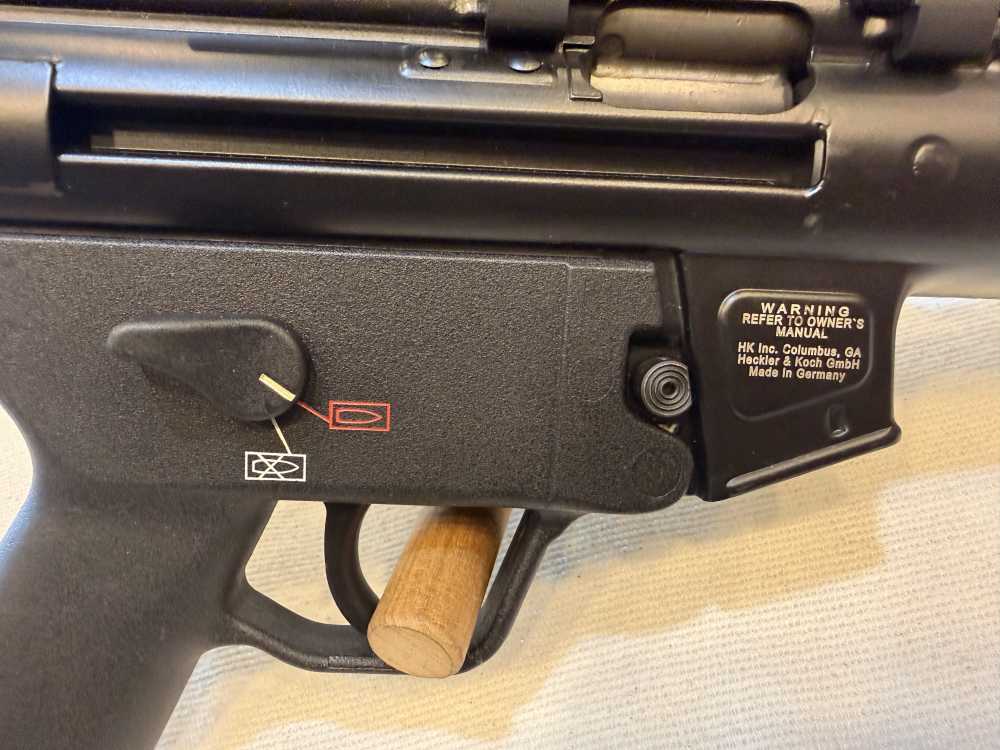 Heckler & Koch SP5 9mm w 3-30 rnd mag … New in Box !! -img-2
