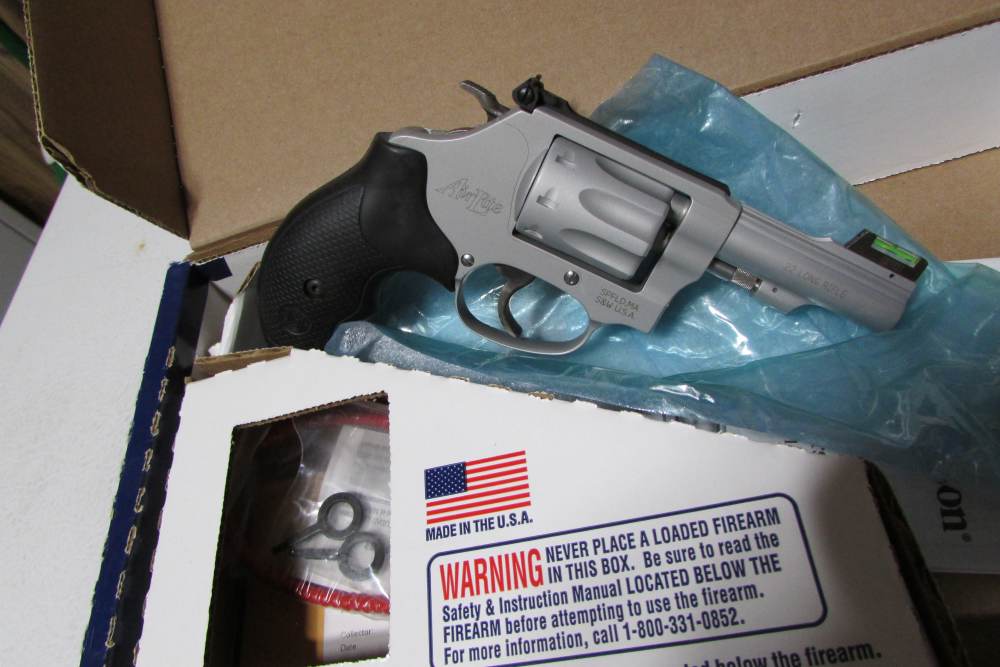 SMITH & WESSON MODEL 317 22 LR-img-1